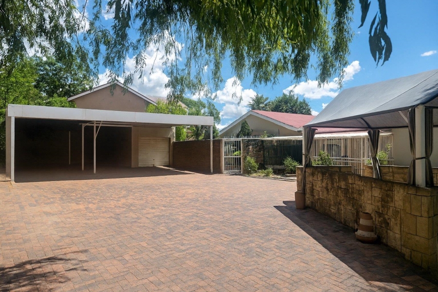 4 Bedroom Property for Sale in Ladybrand Free State